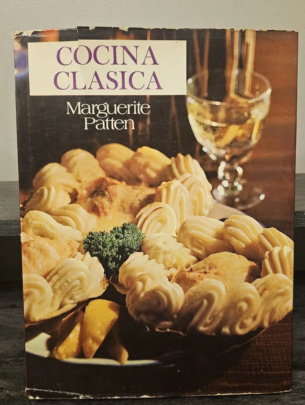 Vintage Cocina Clásica Cookbook by Marguerite Patten (Spanish Edition)